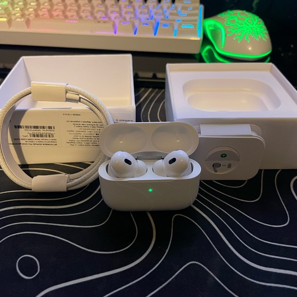 Apple AirPods Pro Wireless Earbuds - Picture 5 of 6